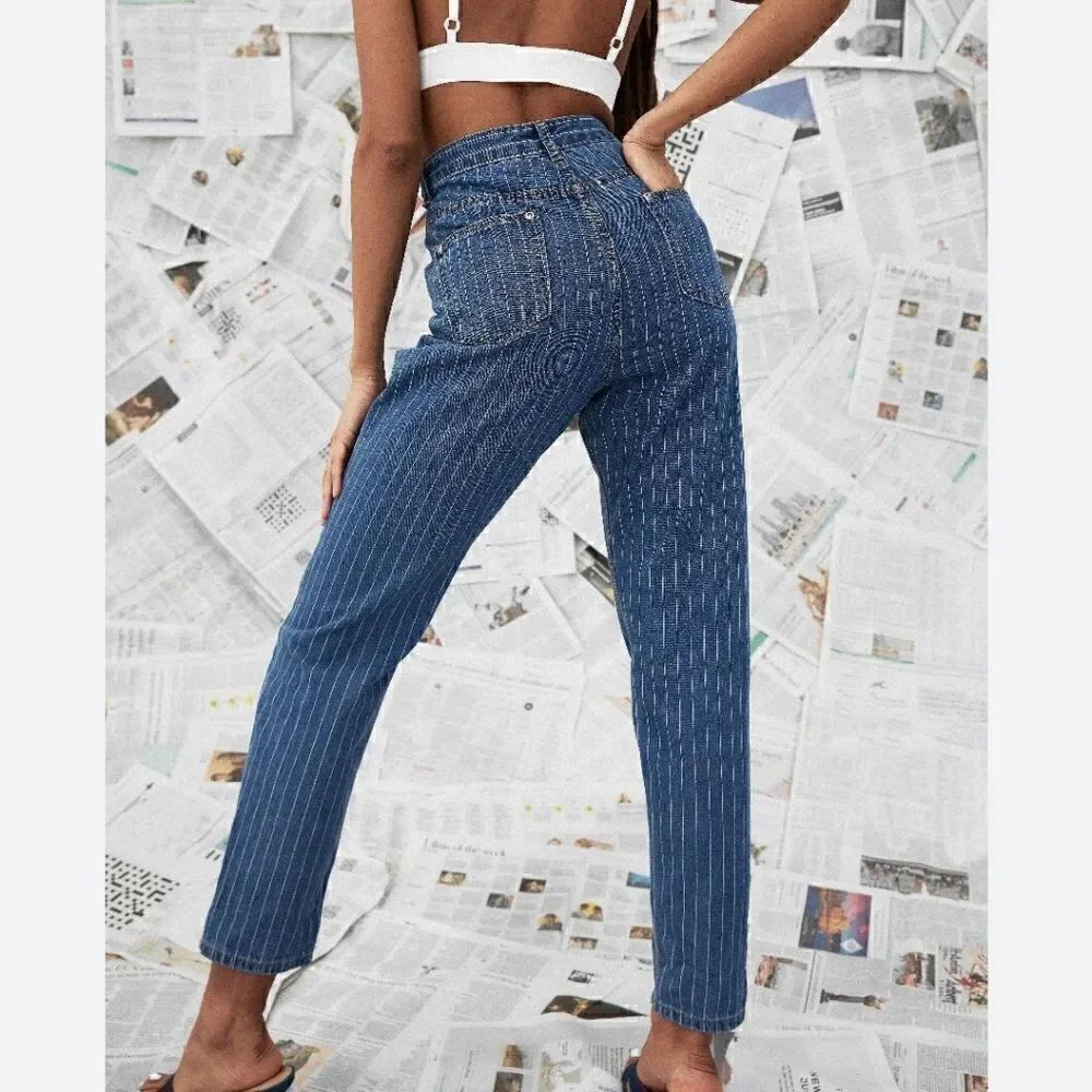 Nasty Gal Highwaist Blue Striped Mom Jeans Cropped Ankle Pants Size 2
